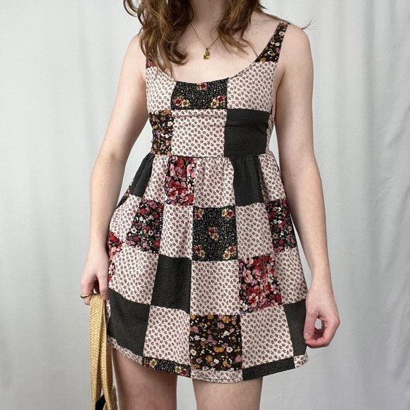 Vintage House of Virtue Quilted Patchwork Floral Print Pleated Mini Summer Dress - Picture 7 of 7